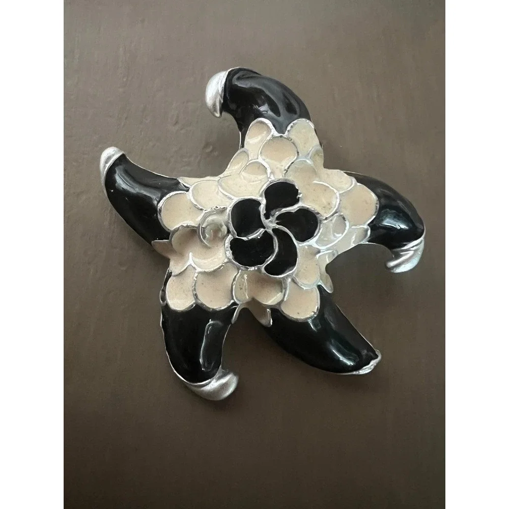 Vintage‎ Brooch Sea Star Black White Enamel Starfish Coastal Statement Pin Beach